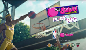 Un giocatore di Basket che fa canestro. tratto dallo spot tv